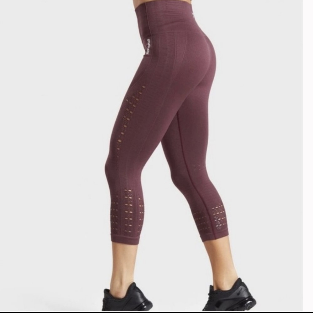 Gymshark Size Small Energy+ Seamless Cropped Leggings Berry Red